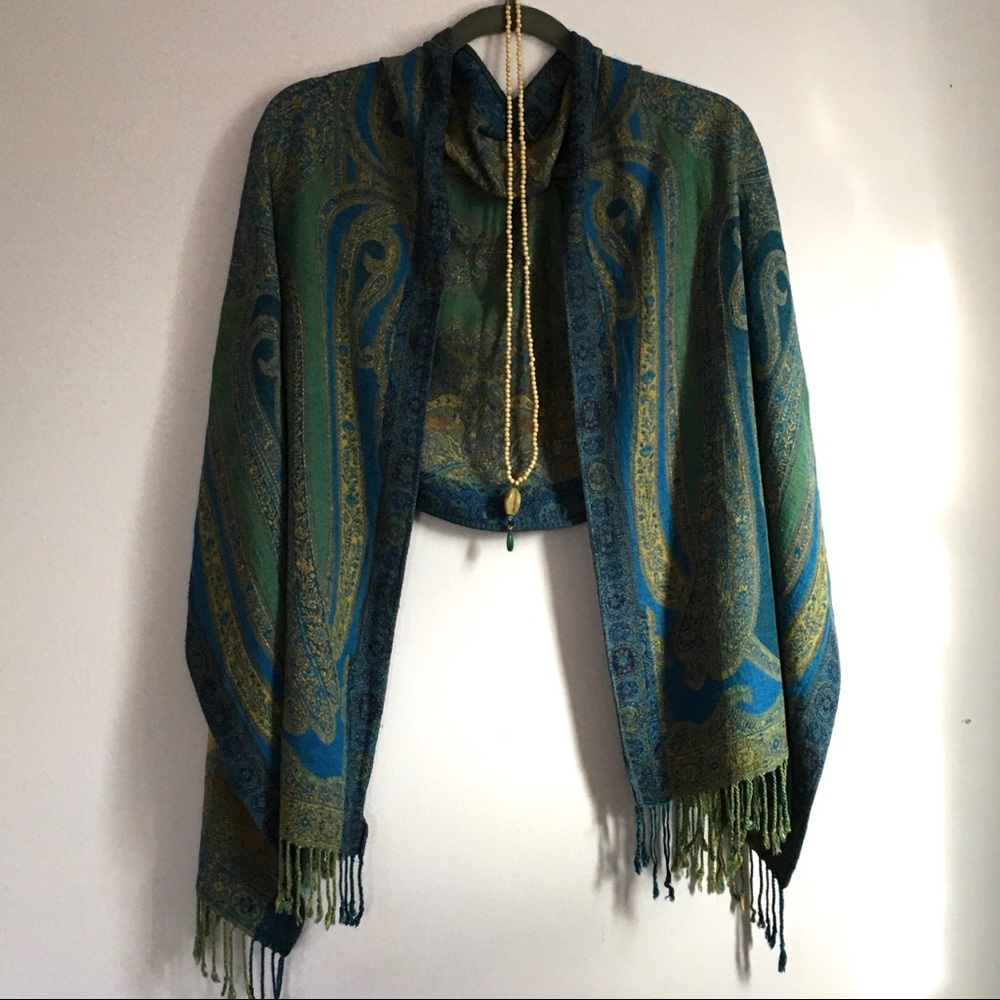 COLLECTION EIGHTEEN Large Wrap Scarf - 68 x 20 inches. In excellent condition.
